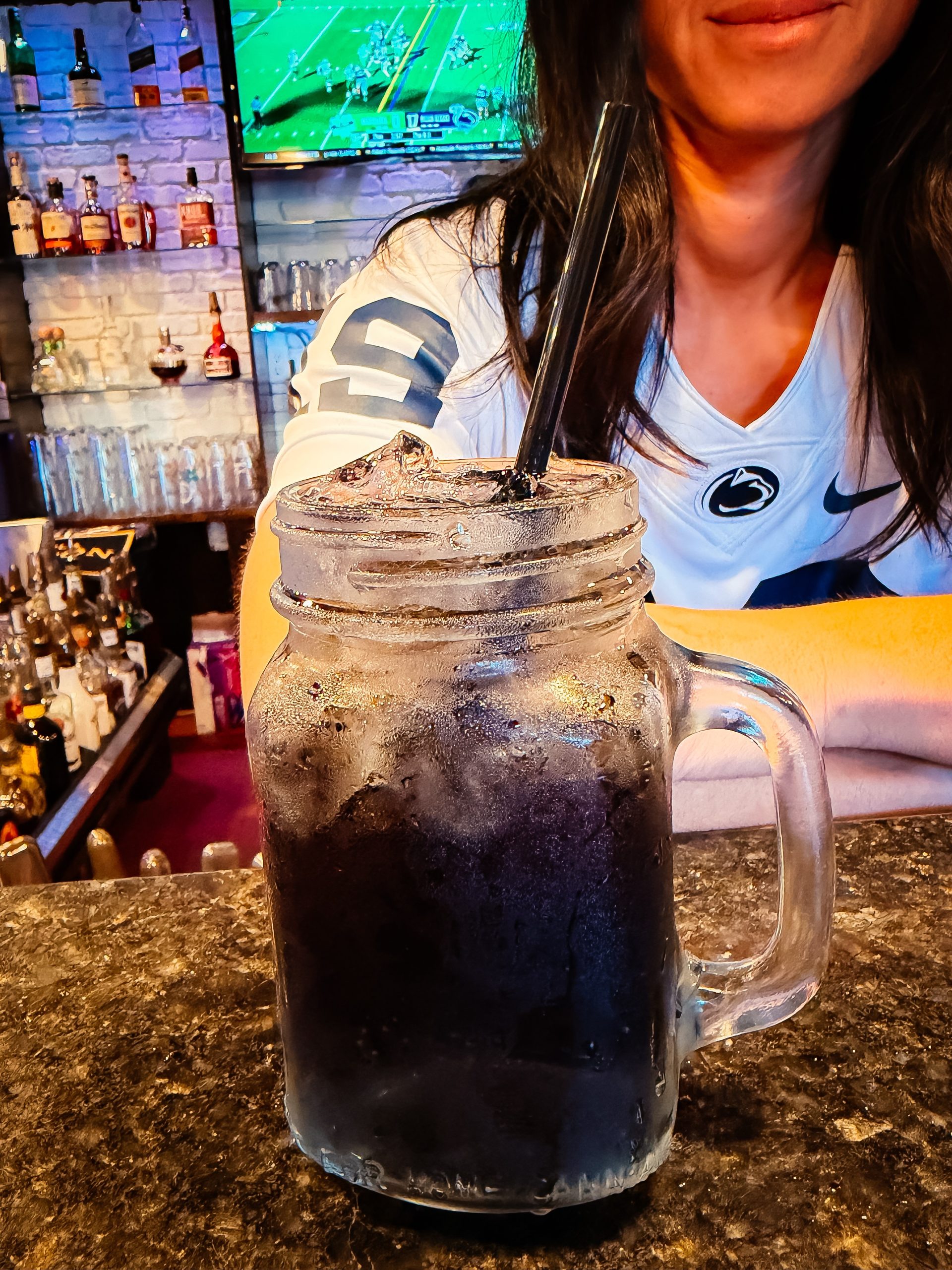 Cold drinks, honest food, a seat that feels like yours